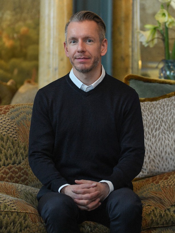 Dr Florian Bast